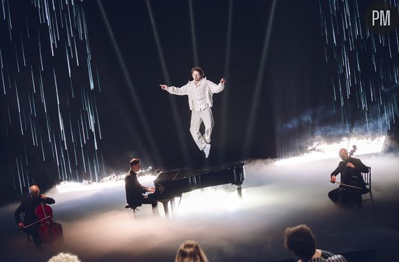 ARTHUR CADRE sur la scène de "La France a un incroyable talent fête ses 20 ans !"