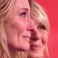 "Ça me touche beaucoup" : Ému aux larmes, Sandrine Arcizet craque dans "Les enfants de la télé" après un message touchant de son frère