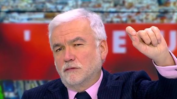 L’Arcom met en garde CNews pour "préjugés sexistes" après un débat animé par Pascal Praud