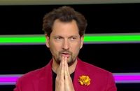 Éric Antoine répond à ceux qui reprochent à "La France a un incroyable talent" de mettre en avant trop d'artistes étrangers.