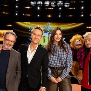 Cyril Féraud aux commandes d'un numéro spécial Noël de "100% logique" avec Jeff Panacloc et Jean-Marc, Camille Cerf et Bruno Solo sur France 2.
© Jeremy Melloul - Bestimage