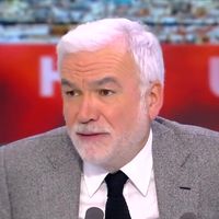 "C'est un naufrage" : Pascal Praud dézingue le "Complément d'enquête" de France 2 sur CNews