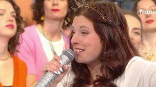 "N'oubliez pas les paroles" : Qui est Astrid, la maestro qui vient de battre un record absolu dans le jeu de Nagui ?