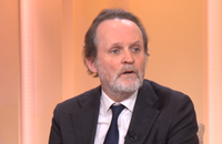 Vincent Hervouët et Pascal Praud, le 16 avril 2026 sur le plateau de "L'Heure des pros" sur CNews