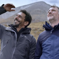 "C'est un déchirement à chaque voyage" : Pourquoi Raphaël de Casabianca a arrêté "Rendez-vous en terre inconnue" après son voyage au Népal avec Tomer Sisley