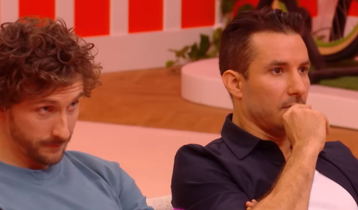 "Je t'ai mis son fémur" : L'incroyable sketch de Jérémy Ferrari sur la mort de son ami Guillaume Bats dans "LOL : qui rit, sort"