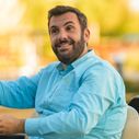 "Au départ, on devait faire deux épisodes" : Laurent Ournac revient sur les débuts de "Camping Paradis", qui fête ses 20 ans sur TF1