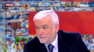 "Vous nous mettez en difficulté" : La mise au point de Pascal Praud après les propos insultants de son chroniqueur sur Aya Nakamura
