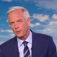 Audiences access : Face à Jean-Baptiste Boursier sur TF1, Julien Arnaud a-t-il bien démarré son dernier été au "20 Heures" de France 2 ?