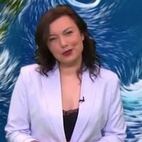 "Je reviens vers vous avec une aile cassée" : Les mots touchants d'Anaïs Baydemir pour son retour à la météo de France 2 après la mort de sa maman