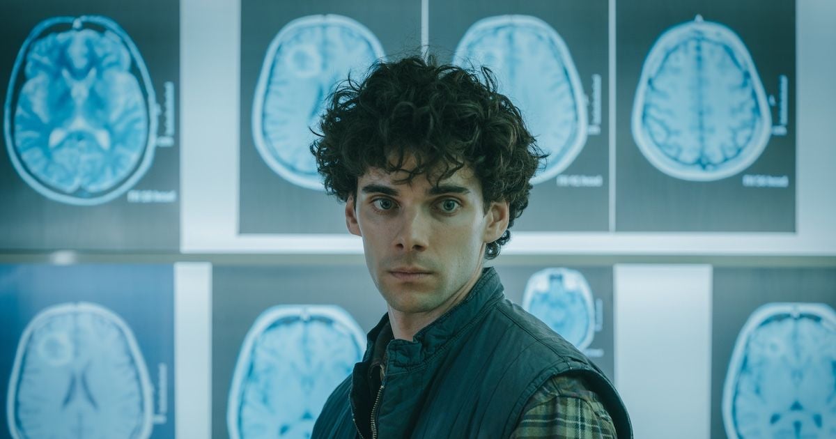 Audiences Netflix : Cette mini-série espagnole captivante coiffe "Black Mirror" au poteau, une comédie culte crée la surprise et se classe numéro 1 en France