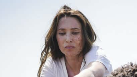 "Surface" : France 2 annonce la date de diffusion de sa série événement de la rentrée avec Laura Smet et Tomer Sisley