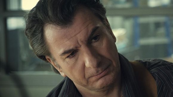 Audiences : "Flashback" avec Michaël Youn sur TF1 a-t-elle réussi son final face aux "Traîtres" de M6 ?