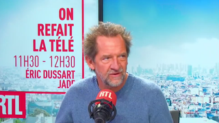 “C’était un buzz hallucinant !” : Stéphane De Groodt revient sur sa chronique culte face à Nabilla dans “Le Supplément” sur Canal+