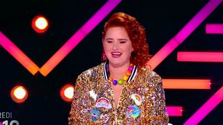 "Ce n’est pas quelqu’un qui est forcément très en vue" : Pourquoi TF1 a misé sur Élodie Poux pour remplacer Inès Reg dans "Mask Singer" 2025
