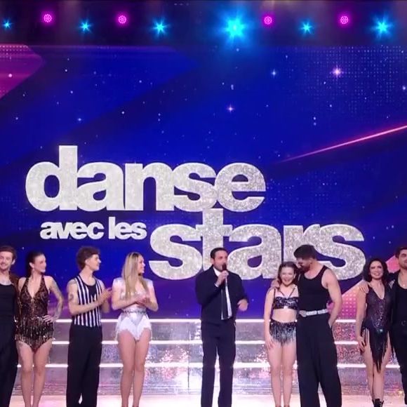 Camille Combal aux commandes la demi-finale de "Danse avec les stars" avec Juju Fitcats, Samuel Bambi, Emma, Lucie Bernardoni et Maghla.