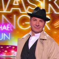 "Mask Singer" : Pourquoi Michaël Youn remplace-t-il Laurent Ruquier à la présentation de la deuxième partie de soirée sur TF1 ?