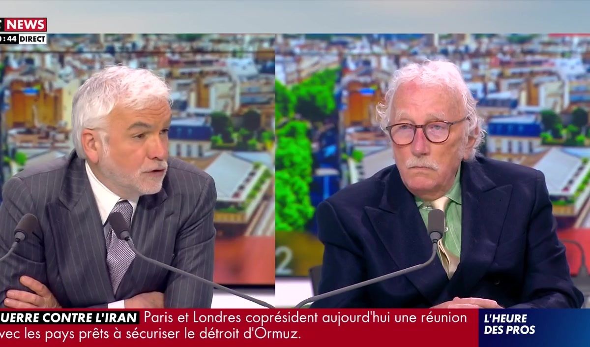 "Je n'avais pas l'intention d'en parler aujourd'hui" : Pascal Praud pousse Jacques Vendroux à révéler son combat contre le cancer en direct sur CNews