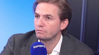 "Je vais te casser la mâchoire" : Un homme condamné à un an de prison ferme pour "menaces" contre Erik Tegnér, directeur de "Frontières" et chroniqueur sur CNews et Europe 1