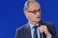 En direct sur BFMTV, la ministre des Sports plonge dans la Seine.
