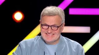 "Je n'ai pas été gentil avec elle" : Laurent Ruquier fait son mea culpa et invite Nabilla dans "Les grosses têtes" sur RTL