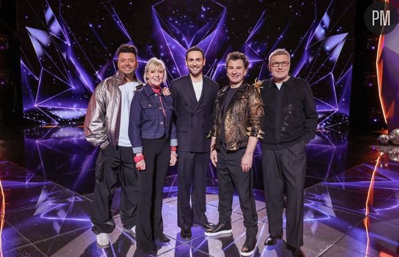 Kev Adams, Chantal Ladesou, Camille Combal, Michael Youn, Laurent Ruquier et Camille Combal dans "Mask Singer".
Laurent VU / TF1