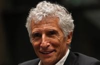 "Vous mettez ma famille en danger" Échanges tendus entre Nagui et Charles Alloncle à la Commission d'enquête, le président obligé d'intervenir