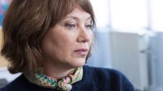 "La rumeur" : On a vu le téléfilm de France 2 sur Samuel Paty avec Cécile Bois... et c'est une réussite !