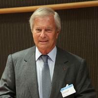 Vincent Bolloré déprogramme Laurent Nuñez de CNews et d'Europe 1 après ses menaces de sanctionner la chaîne d'information
