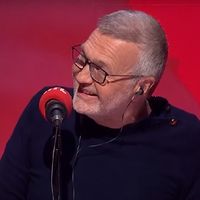 "Je n'irai jamais chez lui" : Laurent Ruquier révèle qu'une célèbre chanteuse française n'a jamais voulu participer aux "Grosses Têtes" sur RTL