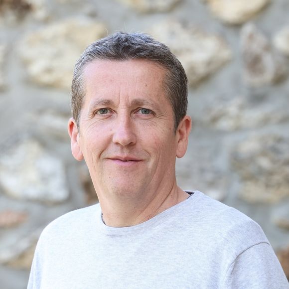 Seb, 54 ans, professeur des écoles à Bucy-le-Long (02), candidat du "Meilleur Pâtissier" 2025 sur M6