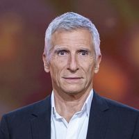 Après les accusations de Charles Alloncle contre lui, Nagui porte plainte contre X