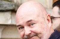 Le retour prochain à la radio de Sébastien Cauet choque les victimes qui ont porté plainte contre lui