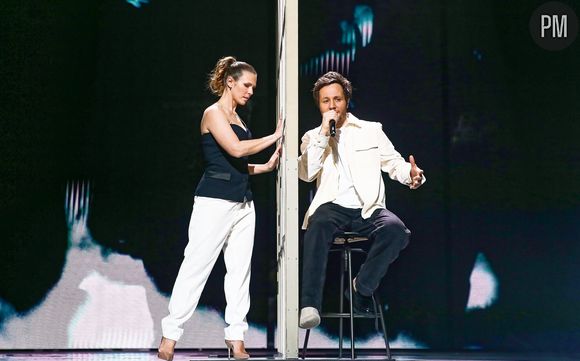 Lorie et Vianney sur la scène des Enfoirés 2025