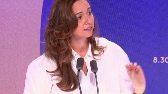 "Vous pouvez arrêter de nous donner des ordres sur ce plateau ?" : Interview électrique sur Franceinfo entre Simon Le Baron et Sarah Knafo