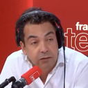 "Le plus vorace des prédateurs" : Patrick Cohen se paie Vincent Bolloré et sa tribune sur la crise chez Grasset dans le "JDD"