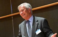 Le député UDR Charles Allonce, rapporteur de la commission d'enquête sur la neutralité, le fonctionnement et le financement de l’audiovisuel public, au micro de Benjamin Duhamel sur France Inter