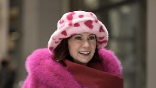 "Elsbeth" : Pourquoi TF1 interrompt la diffusion de la série avec Carrie Preston en plein milieu de la saison 2