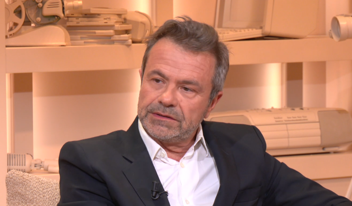 "Il n'y a pas de recette magique" : Thierry Thuillier évoque les performances de Léa Salamé au 20h de France 2 et l'écart avec le JT de TF1