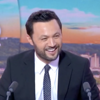 "Le matin, on fait un blind-test, c’est ça ?" : Karim Bennani remplace Jean-Baptiste Boursier à la matinale de LCI