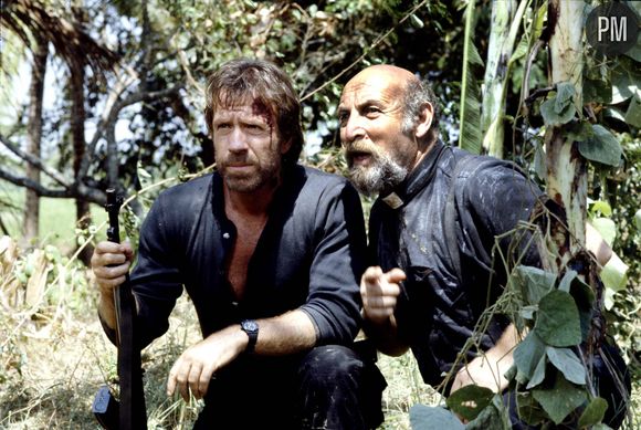 Rétro - Décès de Chuck Norris à l'âge de 86 ans - Chuck Norris;Aki Aleong Braddock : Missing in Action III (1988) Réalisateur:Aaron Norris Chuck Norris - Aki Aleong © MPP via Bestimage
