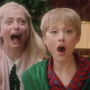 Ariana Grande dans la peau de Kevin McCallister pour un sketch du "Saturday Night Live"