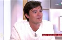 Alain-Fabien Delon n'a pu retenir son émotion après avoir visionné des images de son père.