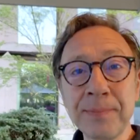 "Une sorte de gueule de bois" : Stéphane Bern réagit à la 7e place de Louane et de la France à l’Eurovision 2025