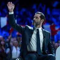 "Dans l'ombre" : la nouvelle série politique de France 2 s'inspire-t-elle de personnages réels ?