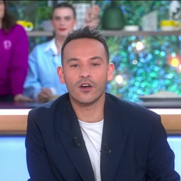 Mohamed Bouhafsi aux commandes de "C à vous" hier soir sur France 5.