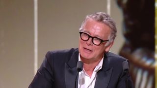 "C'est énorme !" : Un an après son sketch hilarant, Franck Dubosc décroche le premier César de sa carrière pour "Un ours dans le Jura"