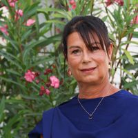 "Le timing n'était sans doute pas le bon" : La patronne de la fiction de France Télévisions revient sur les échecs de "Ça, c'est Paris" et "Dans l'ombre"