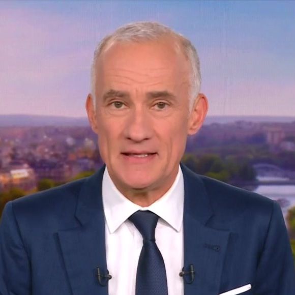 Gilles Bouleau aux commandes du "20 Heures" de TF1.