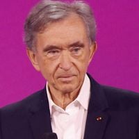 "J'offre à ce feuilleton le projecteur qu'il espérait peut-être" : La réponse pleine d'ironie de Bernard Arnault après une enquête du "Monde" sur son "empire"
